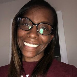 Meet your Posher, Detra